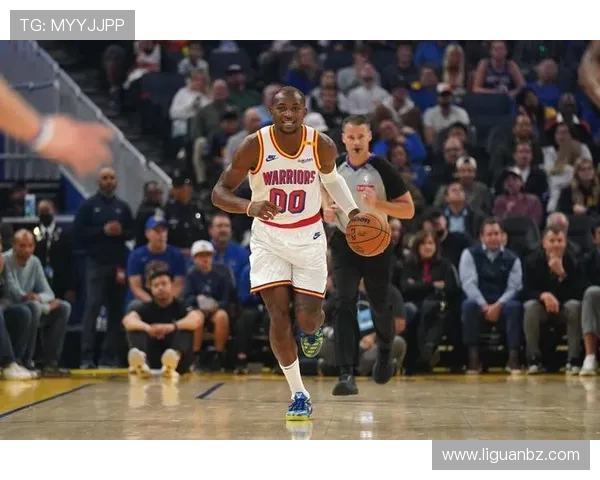 库明加缺席勇士合练续约停滞交易无进展球队未来再添不确定性