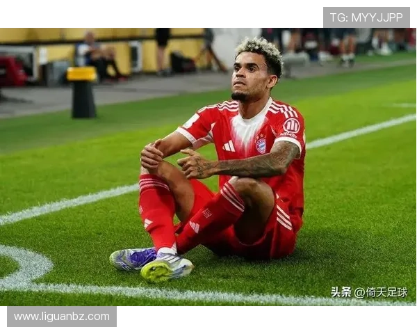 迪亚斯梅开二度再献神仙球 十人拜仁力克巴黎豪取全胜稳居榜首