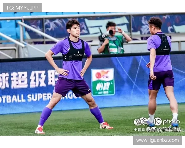 本土球员获得海外俱乐部试训机会引发广泛关注与讨论